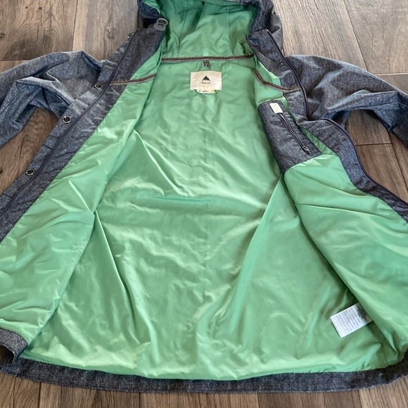 Ladies Burton Spring/Fall Rain Coat - Picture 7 of 14